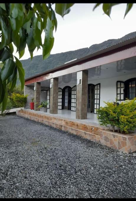 Charmante Maison Au Coeur Des 3 Montagnes Salazie Exterior photo